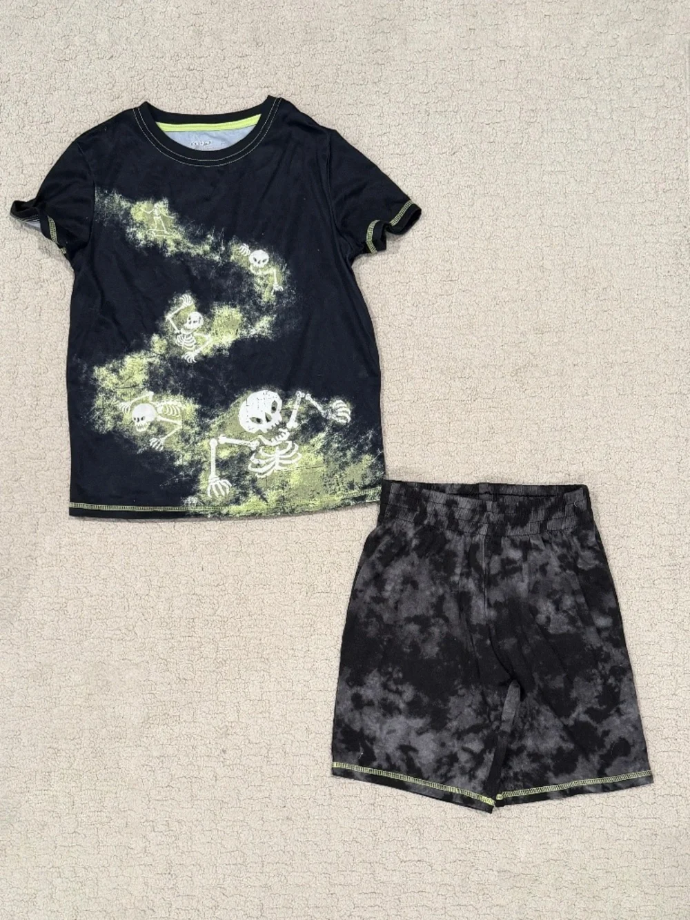 Kids Cat & Jack Tee and Shorts Pajama Set Size Small (6/7)